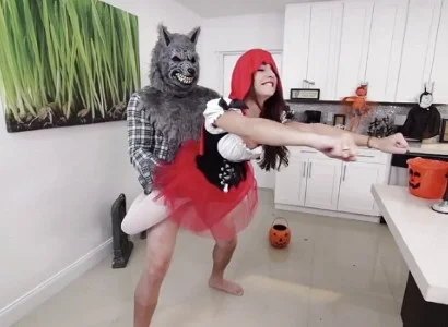 Nàng quàng khăn đỏ chịch nhau cực đã